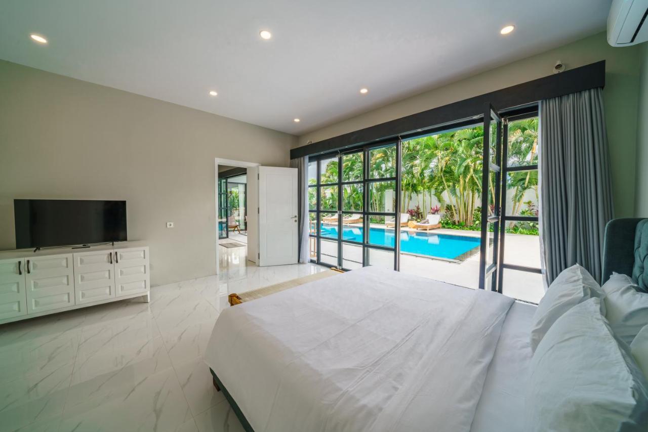 Villa Okenada - Modern 5-Bedroom Pool Villa In Berawa! ชังกู ภายนอก รูปภาพ