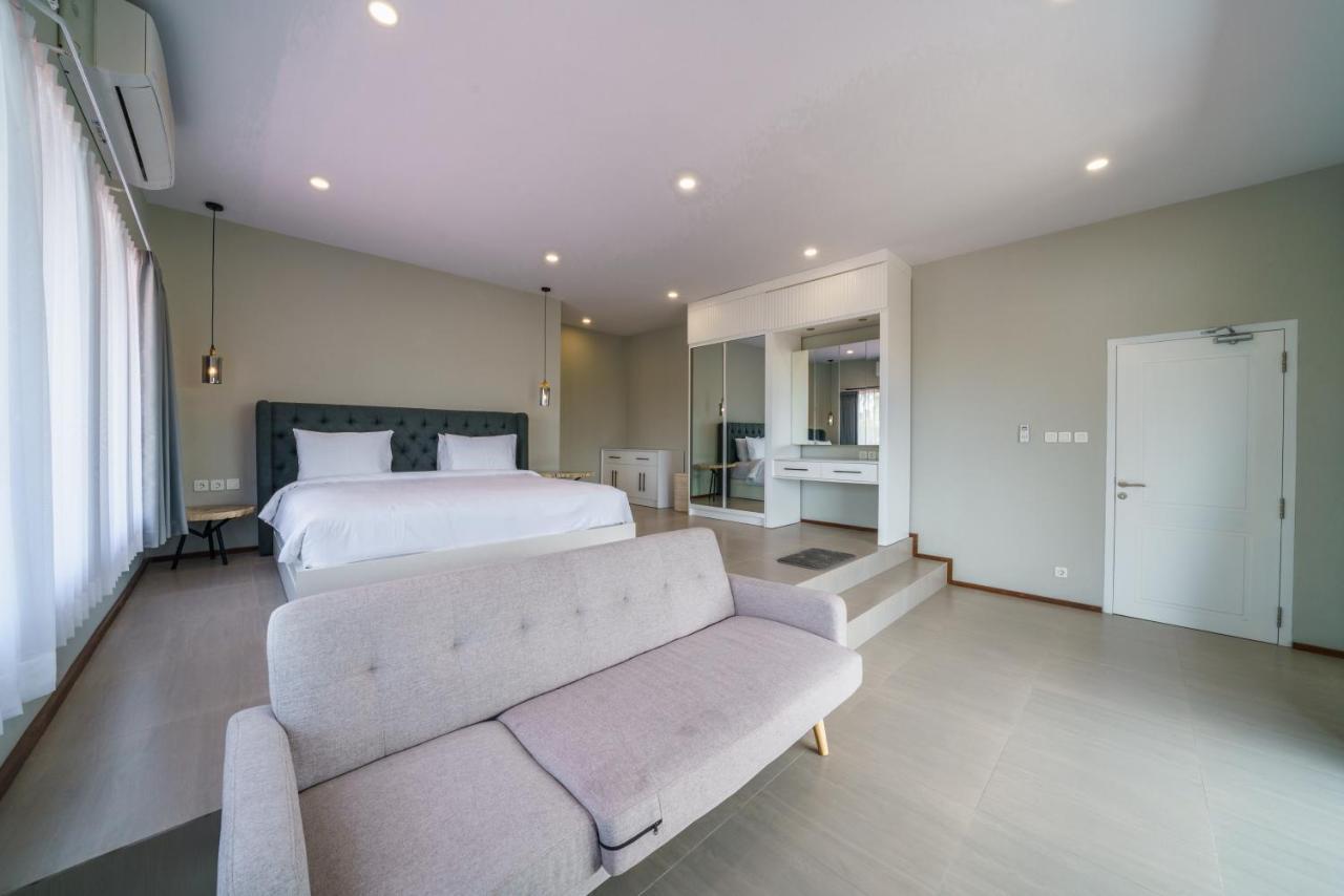Villa Okenada - Modern 5-Bedroom Pool Villa In Berawa! ชังกู ภายนอก รูปภาพ