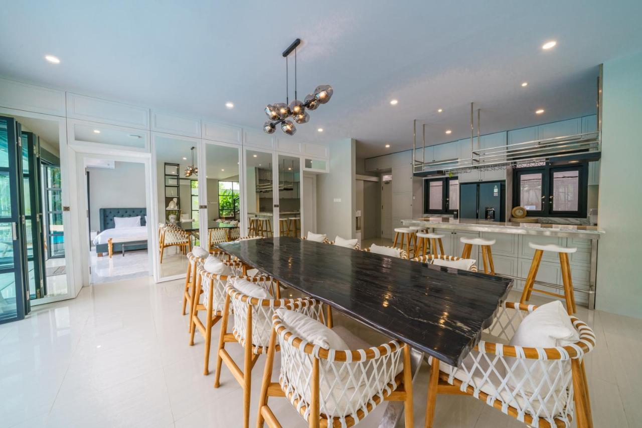 Villa Okenada - Modern 5-Bedroom Pool Villa In Berawa! ชังกู ภายนอก รูปภาพ