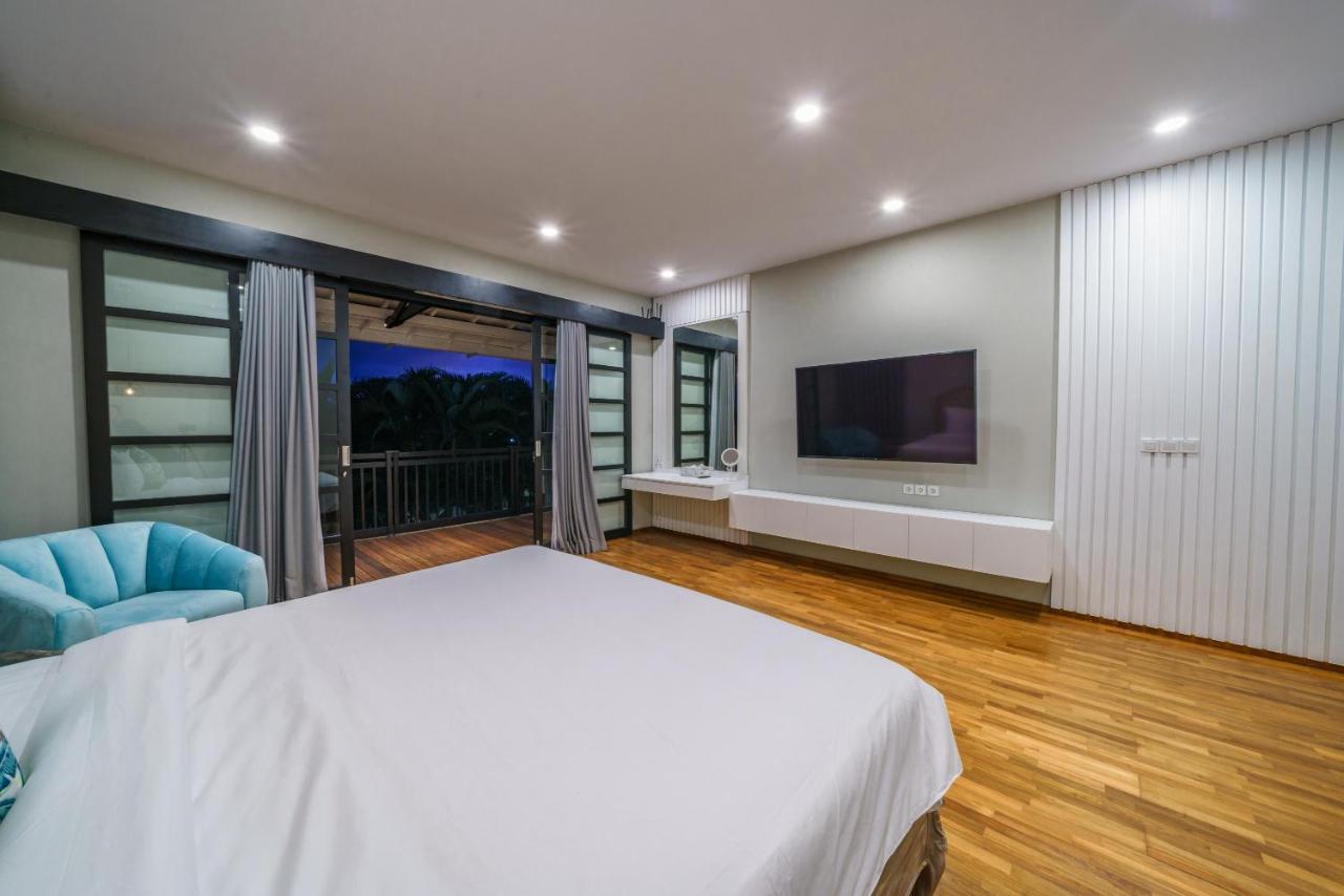 Villa Okenada - Modern 5-Bedroom Pool Villa In Berawa! ชังกู ภายนอก รูปภาพ