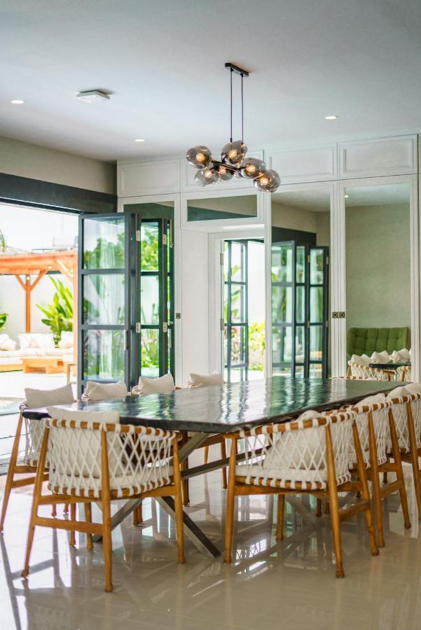 Villa Okenada - Modern 5-Bedroom Pool Villa In Berawa! ชังกู ภายนอก รูปภาพ