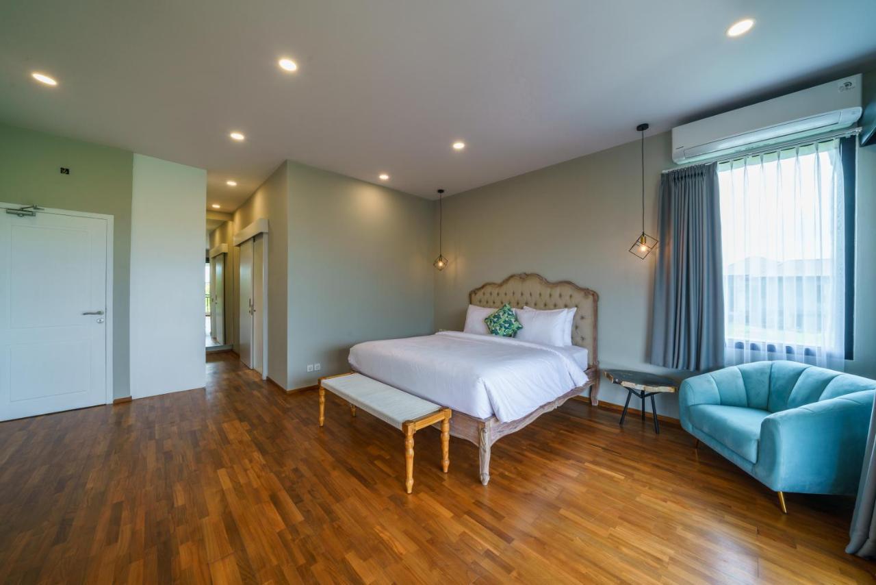 Villa Okenada - Modern 5-Bedroom Pool Villa In Berawa! ชังกู ภายนอก รูปภาพ