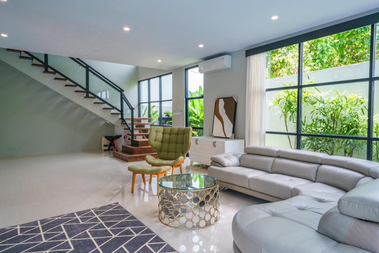 Villa Okenada - Modern 5-Bedroom Pool Villa In Berawa! ชังกู ภายนอก รูปภาพ