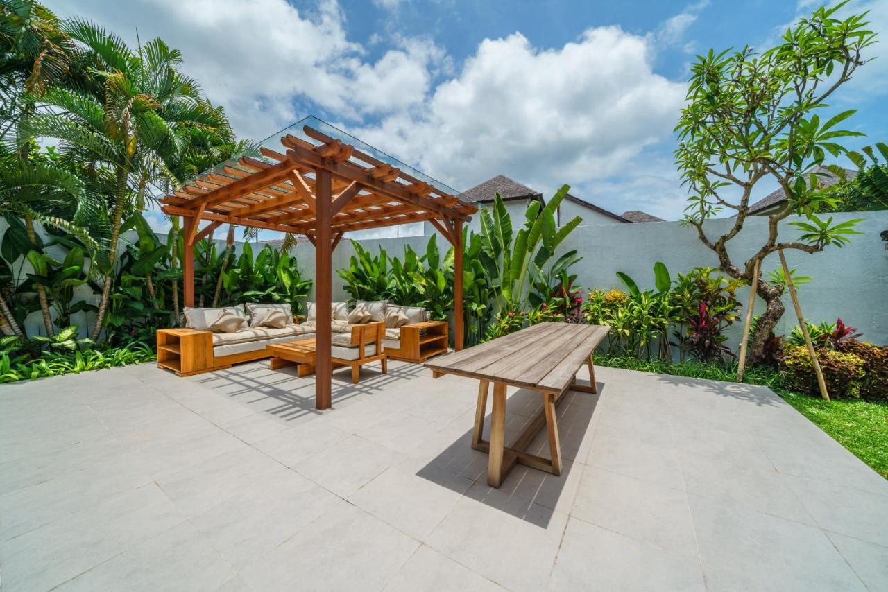 Villa Okenada - Modern 5-Bedroom Pool Villa In Berawa! ชังกู ภายนอก รูปภาพ
