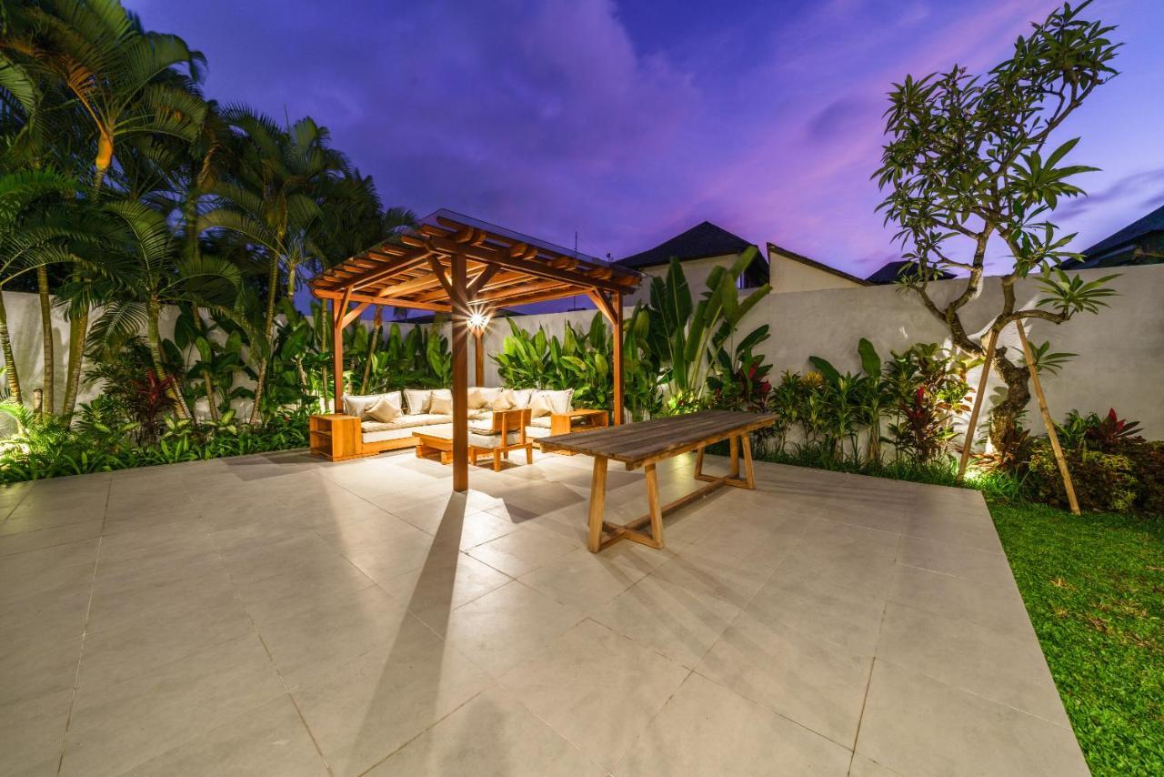 Villa Okenada - Modern 5-Bedroom Pool Villa In Berawa! ชังกู ภายนอก รูปภาพ